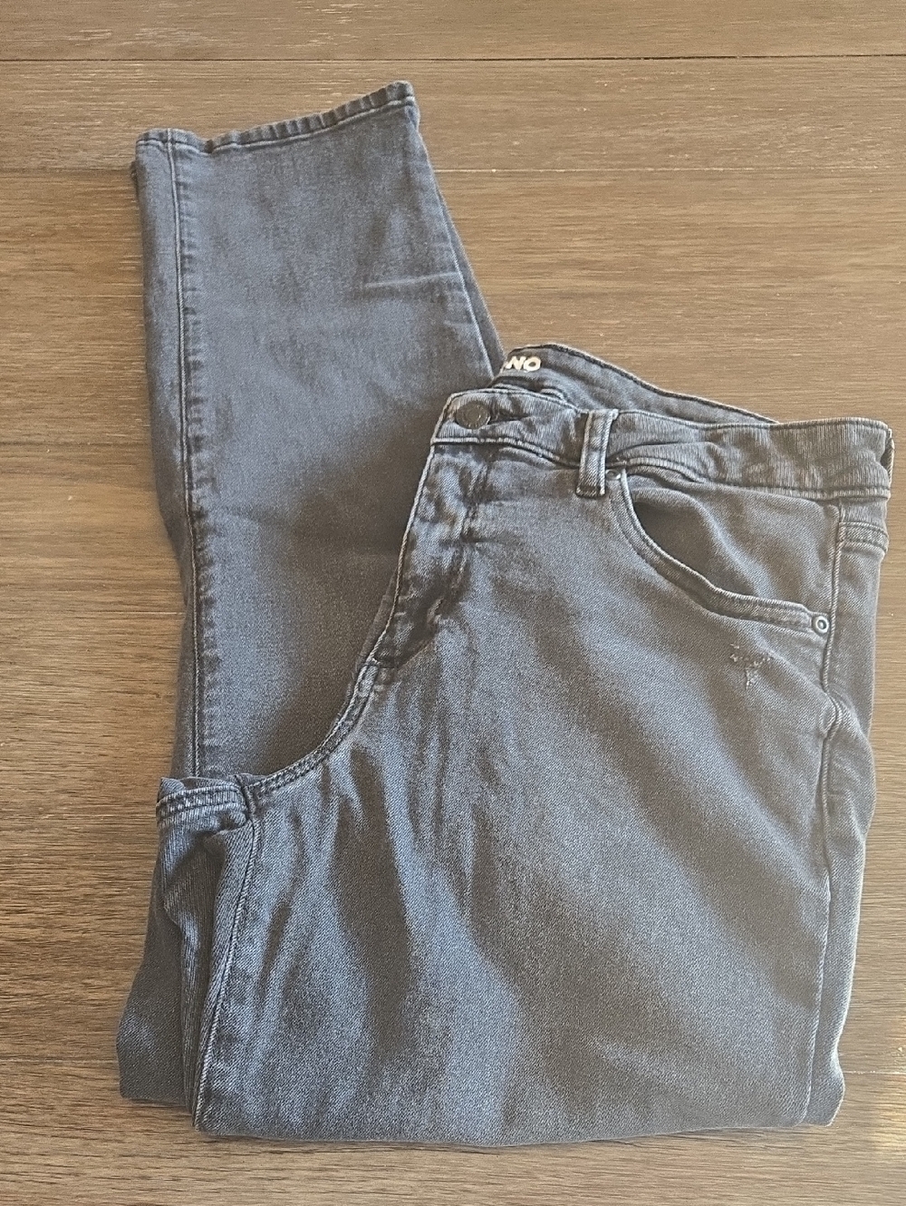 Sonoma Women's Straight Leg Jeans in Charcoal